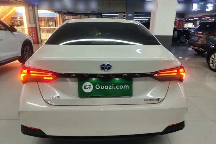 Used Toyota Avalon 2019 Dual-Engine 2.5L Luxury Edition China VI Standard Rear