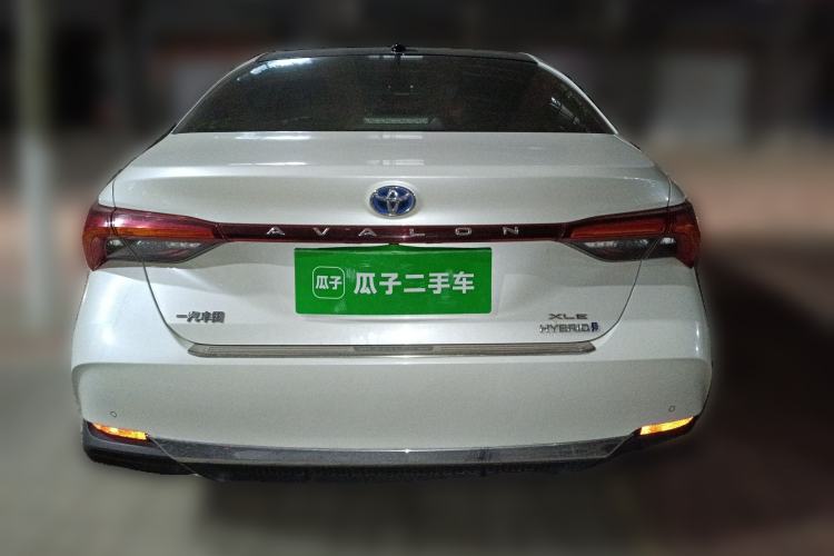 Used Toyota Avalon 2019 Dual-Engine 2.5L XLE Prestige Version China V Standard Rear
