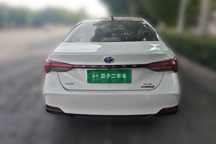 Used Toyota Avalon 2019 Dual-Engine 2.5L XLE Prestige Version China VI Standard Rear