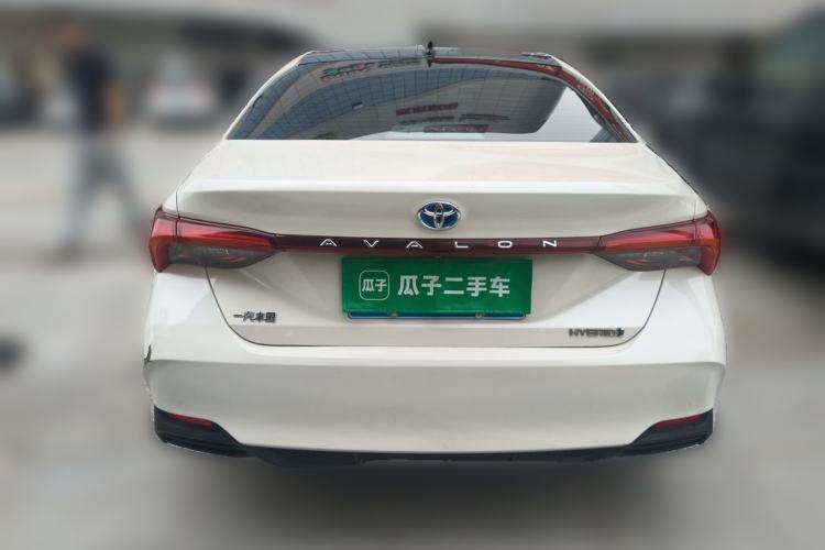 Used Toyota Avalon 2019 Dual-Engine 2.5L XLE Prestige Version China VI Standard Rear