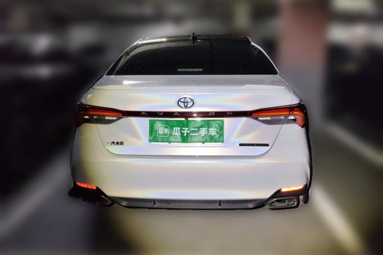 Used Toyota Avalon 2019 2.5L Touring Premium Version China VI Standard Rear
