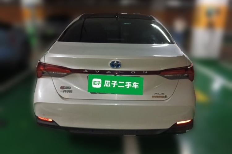 Used Toyota Avalon 2019 Dual-Engine 2.5L XLE Prestige Version China V Standard Rear
