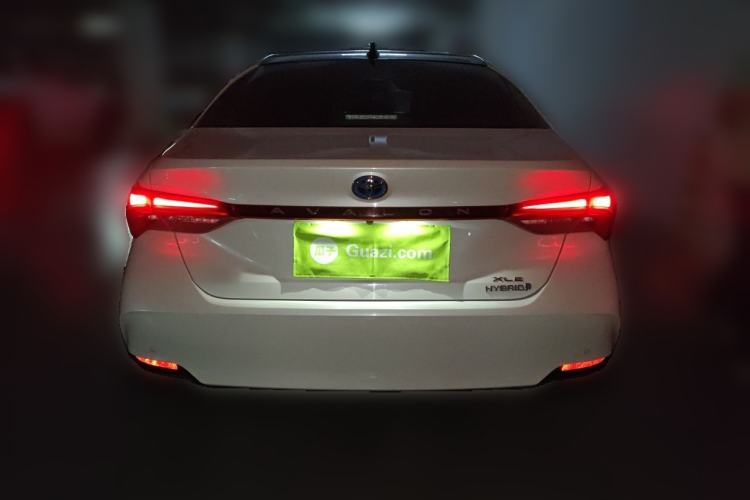 Used Toyota Avalon 2019 Dual-Engine 2.5L XLE Prestige Version China VI Standard Rear