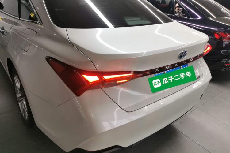 Used Toyota Avalon 2019 Dual-Engine 2.5L Luxury Edition China VI Standard Rear