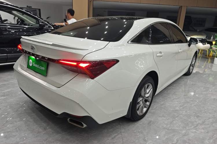 Used Toyota Avalon 2019 2.5L Ambition Version China VI Standard Rear Right 45 Deg