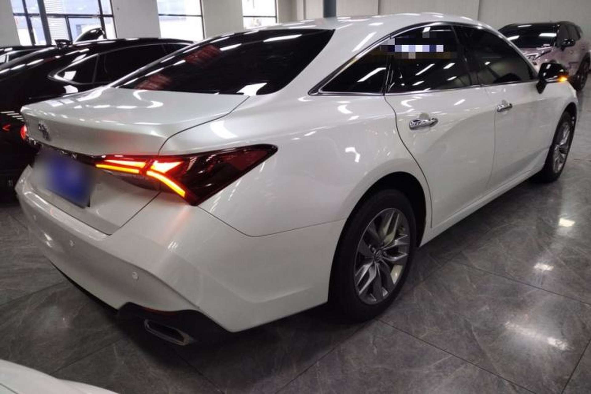 Used Toyota Avalon 2019 2.0L Luxury Edition China VI Standard Rear Right 45 Deg