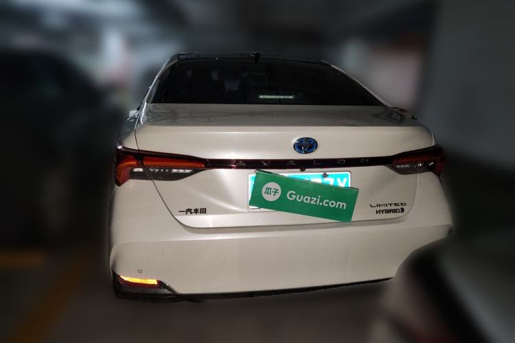 Used Toyota Avalon 2019 Dual-Engine 2.5L Limited Flagship Edition China VI Standard Rear