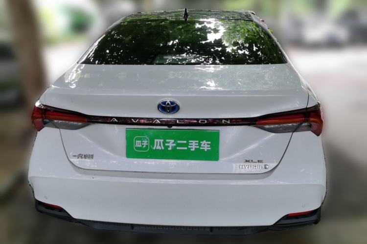 Used Toyota Avalon 2019 Dual-Engine 2.5L XLE Prestige Version China VI Standard Rear