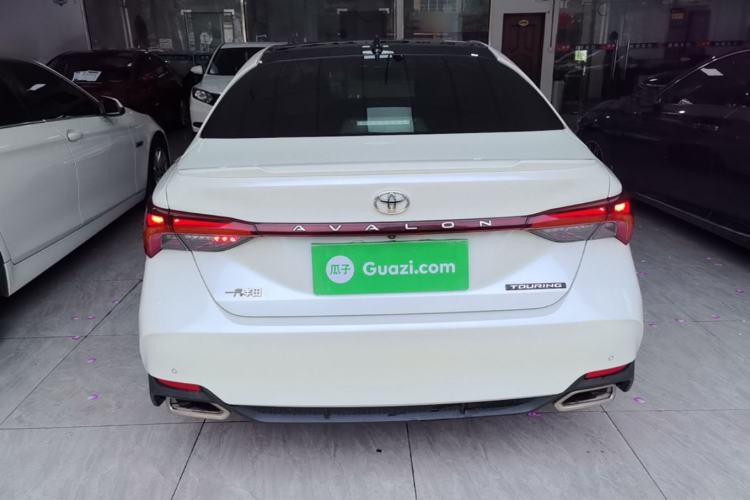 Used Toyota Avalon 2019 2.5L Touring Premium Version China VI Standard Rear