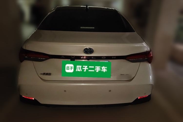 Used Toyota Avalon 2019 Dual-Engine 2.5L XLE Prestige Version China V Standard Rear