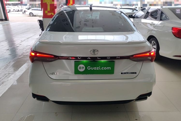 Used Toyota Avalon 2019 2.5L Touring Premium Version China VI Standard Rear