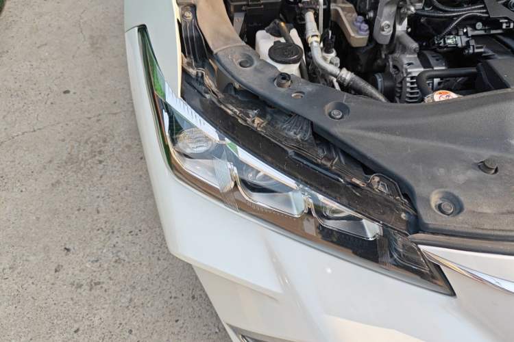 Used Toyota Avalon 2019 2.0L Luxury Edition China VI Standard Right Front Headlight