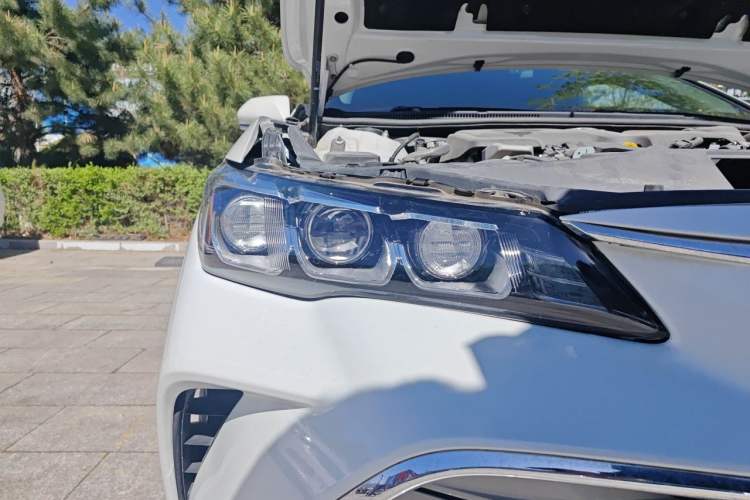 Used Toyota Avalon 2019 Dual-Engine 2.5L Luxury Edition China V Standard Right Front Headlight