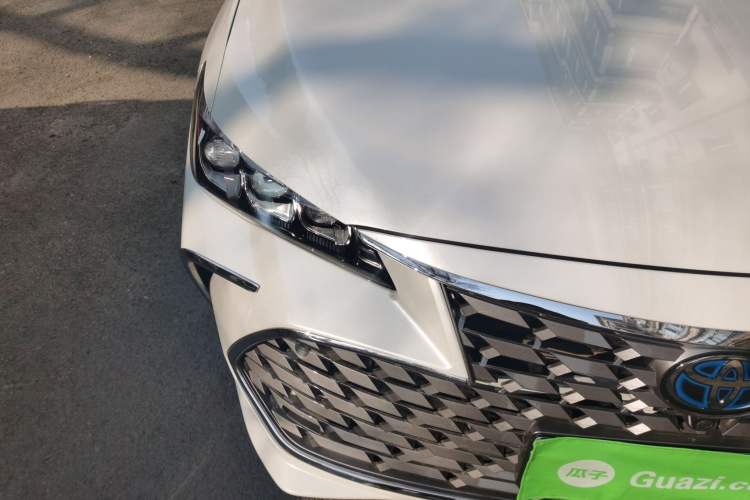 Used Toyota Avalon 2019 Dual-Engine 2.5L XLE Prestige Version China VI Standard Right Front Headlight