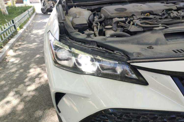 Used Toyota Avalon 2019 Dual-Engine 2.5L Luxury Edition China VI Standard Right Front Headlight