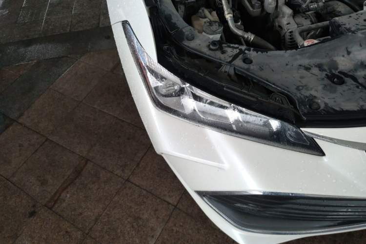 Used Toyota Avalon 2019 2.0L XLE Premium Edition China VI Right Front Headlight