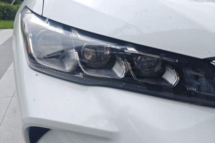Used Toyota Avalon 2019 2.5L Ambition Version China V Standard Right Front Headlight