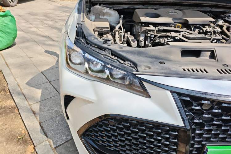 Used Toyota Avalon 2019 2.0L Luxury Edition China VI Standard Right Front Headlight