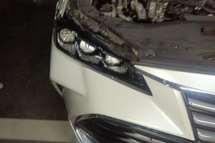 Used Toyota Avalon 2019 2.0L Luxury Edition China VI Standard Right Front Headlight