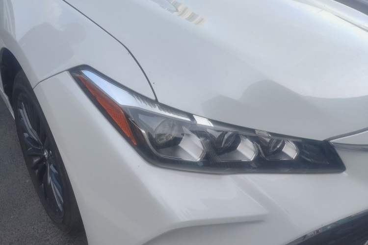 Used Toyota Avalon 2019 2.0L XLE Premium Edition China VI Right Front Headlight