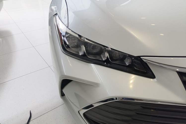 Used Toyota Avalon 2019 Dual-Engine 2.5L Luxury Edition China VI Standard Right Front Headlight