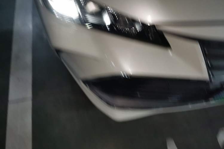 Used Toyota Avalon 2019 2.0L XLE Premium Edition China VI Right Front Headlight