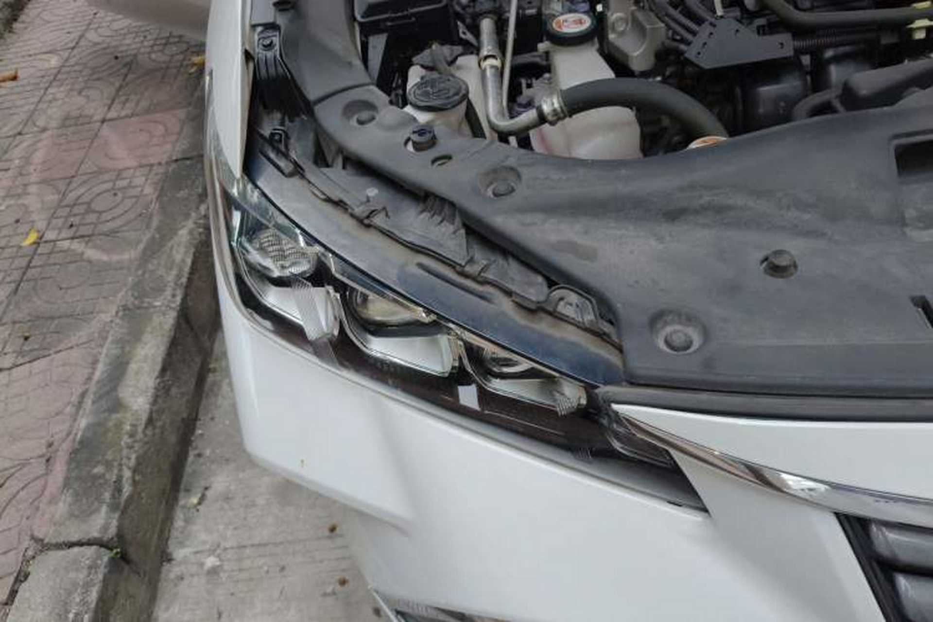 Used Toyota Avalon 2019 Dual-Engine 2.5L Luxury Edition China VI Standard Right Front Headlight