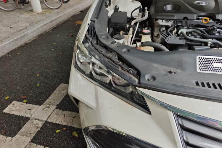Used Toyota Avalon 2019 Dual-Engine 2.5L Luxury Edition China VI Standard Right Front Headlight