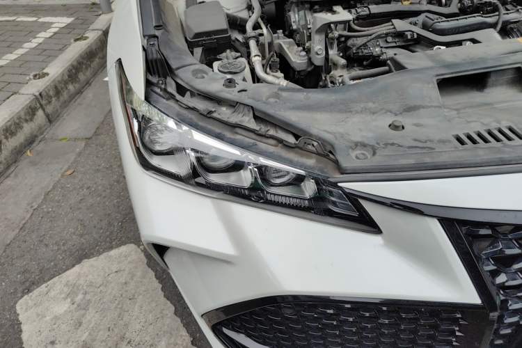 Used Toyota Avalon 2019 2.0L XLE Premium Edition China VI Right Front Headlight
