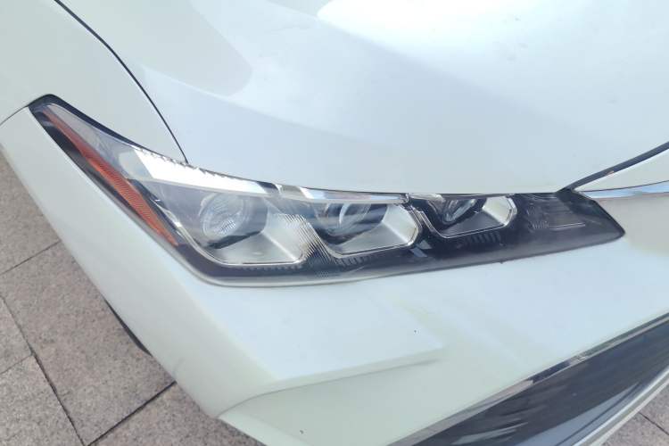Used Toyota Avalon 2019 2.0L Ambition Edition China VI Right Front Headlight