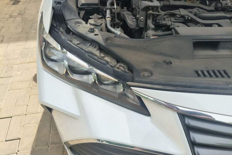Used Toyota Avalon 2019 2.0L XLE Premium Edition China VI Right Front Headlight