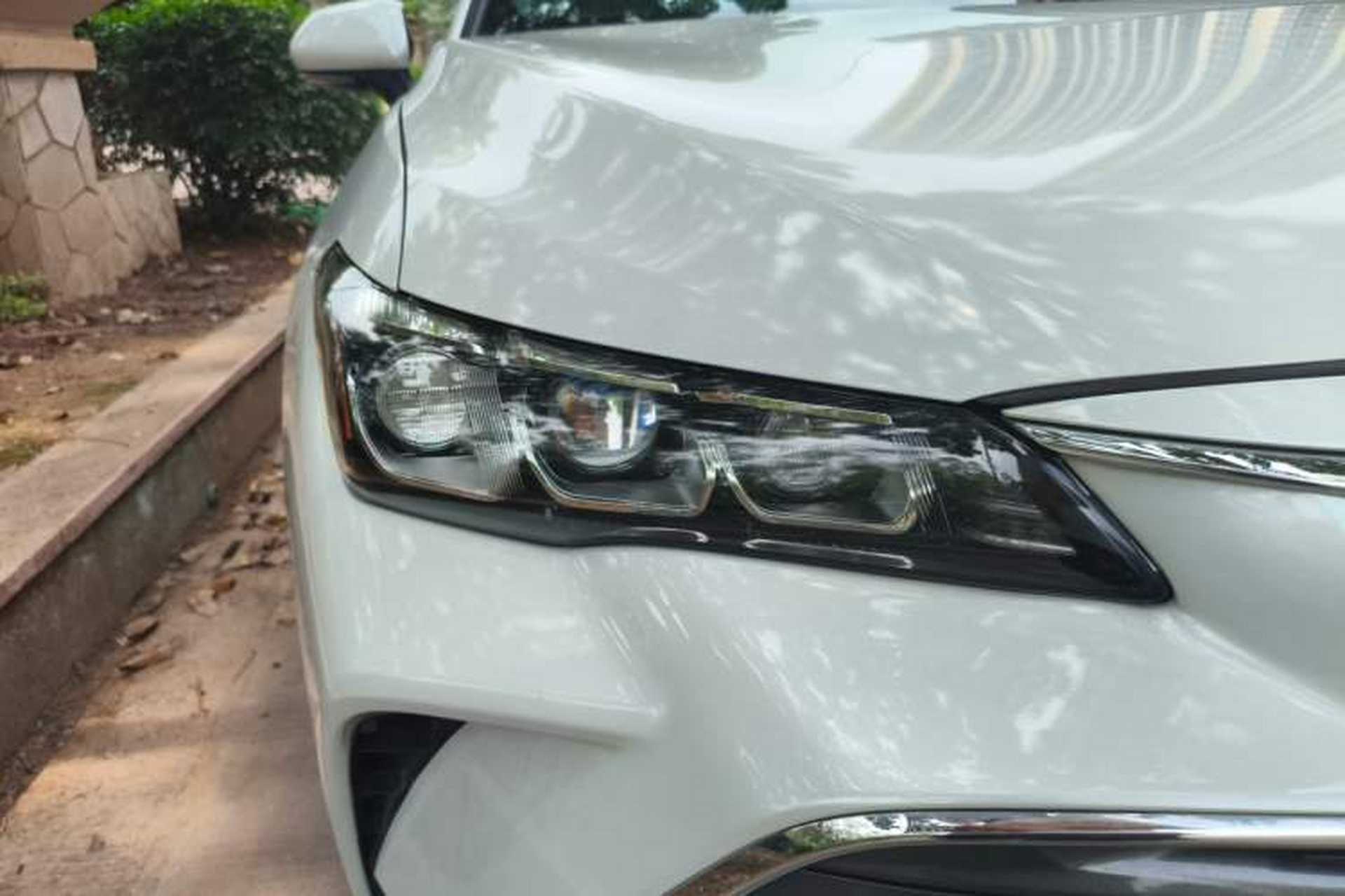 Used Toyota Avalon 2019 2.0L Luxury Edition China VI Standard Right Front Headlight