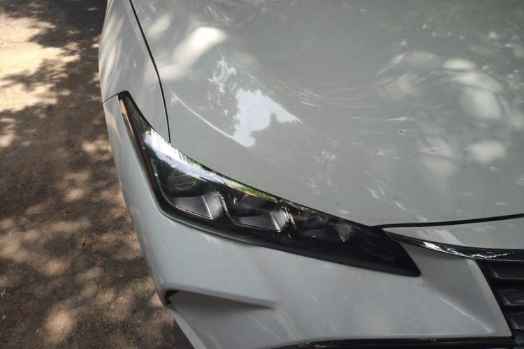 Used Toyota Avalon 2019 2.5L Ambition Version China VI Standard Right Front Headlight