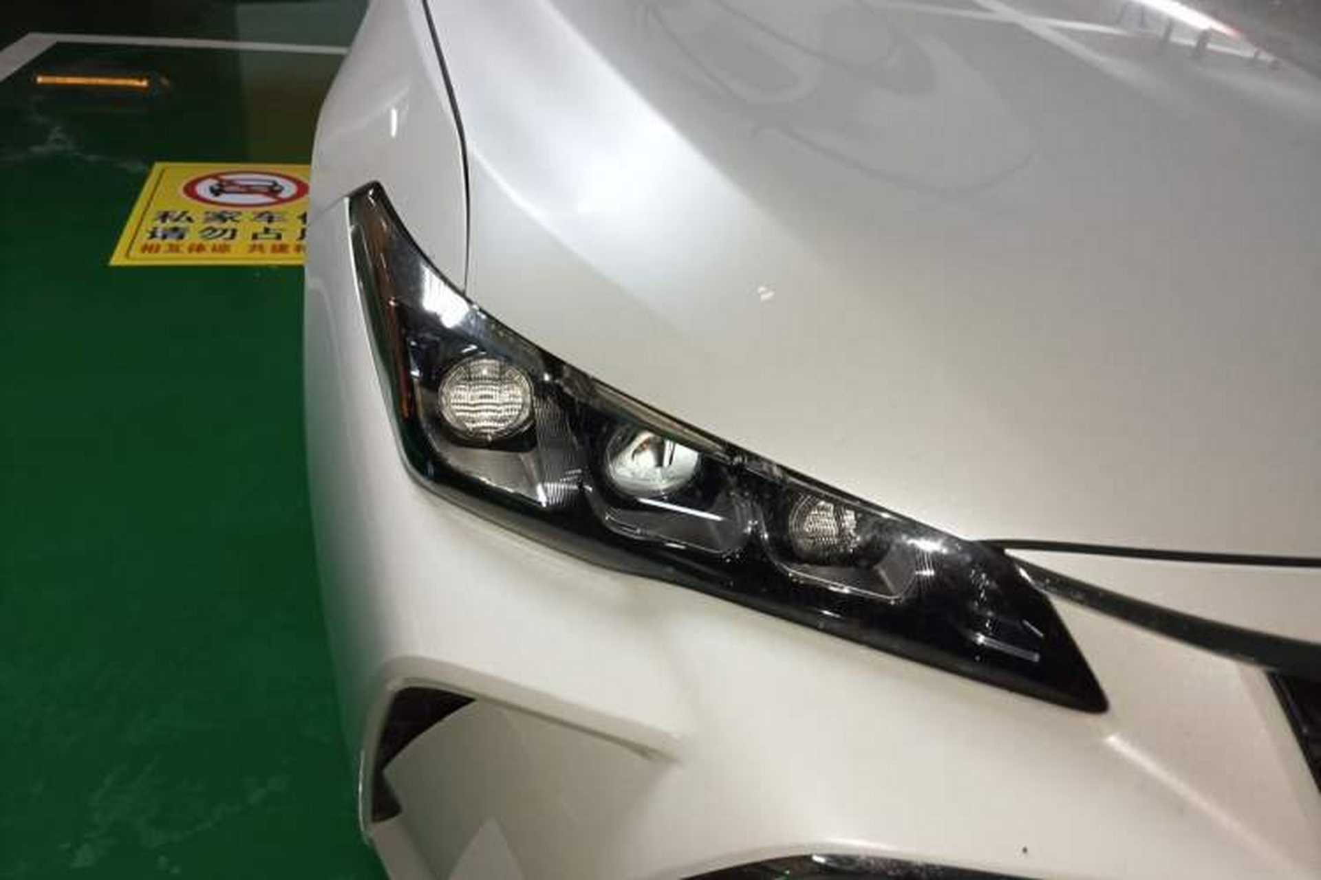 Used Toyota Avalon 2019 Dual-Engine 2.5L XLE Prestige Version China V Standard Right Front Headlight