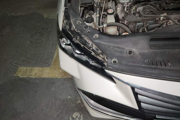 Used Toyota Avalon 2019 Dual-Engine 2.5L Limited Flagship Edition China VI Standard Right Front Headlight