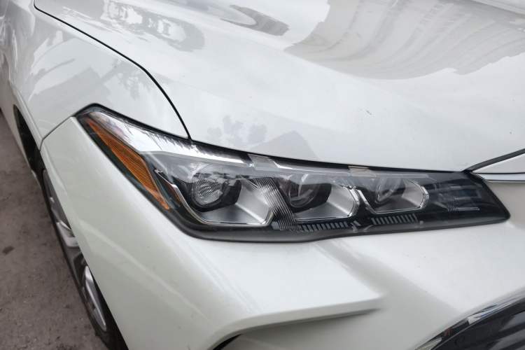 Used Toyota Avalon 2019 2.0L Ambition Edition China VI Right Front Headlight