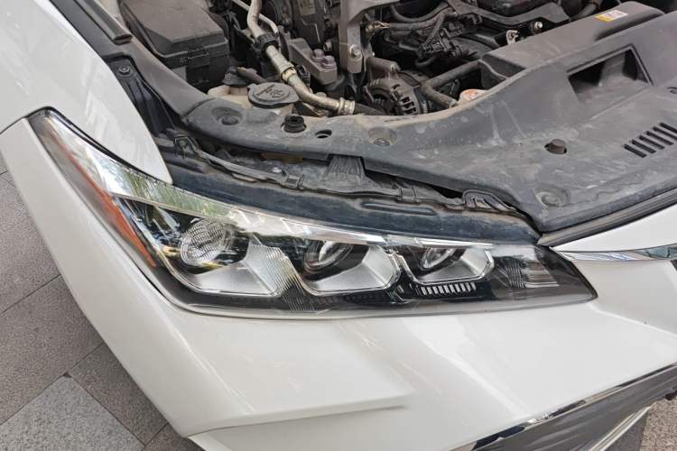 Used Toyota Avalon 2019 2.0L XLE Premium Edition China VI Right Front Headlight