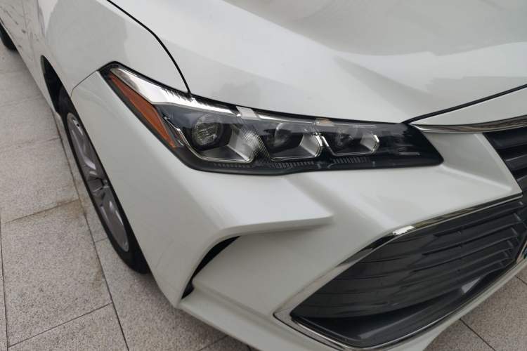 Used Toyota Avalon 2019 2.0L Luxury Edition China VI Standard Right Front Headlight