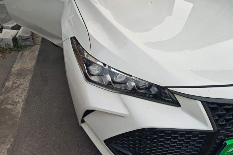 Used Toyota Avalon 2019 2.0L Luxury Edition China VI Standard Right Front Headlight