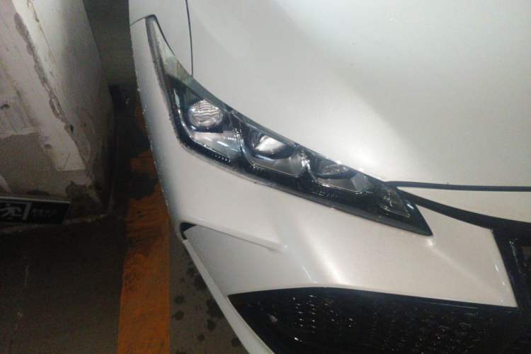 Used Toyota Avalon 2019 2.0L XLE Premium Edition China VI Right Front Headlight