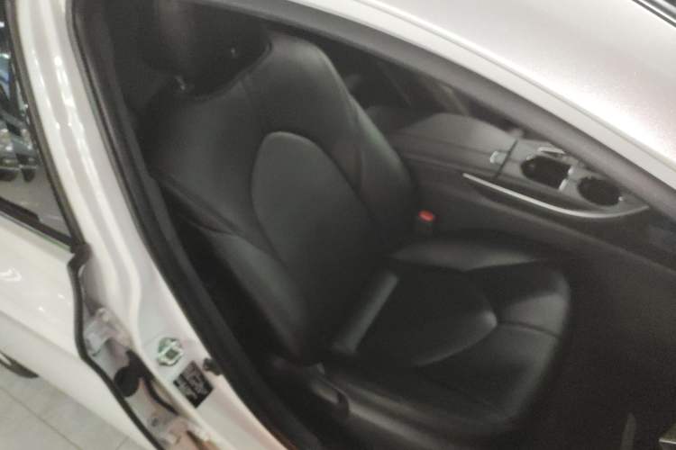 Used Toyota Avalon 2019 2.0L Ambition Edition China VI Right Front Seat