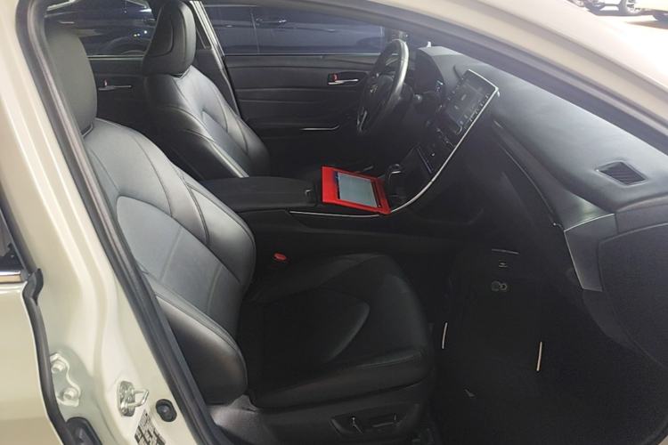 Used Toyota Avalon 2019 Dual-Engine 2.5L Luxury Edition China VI Standard Right Front Seat