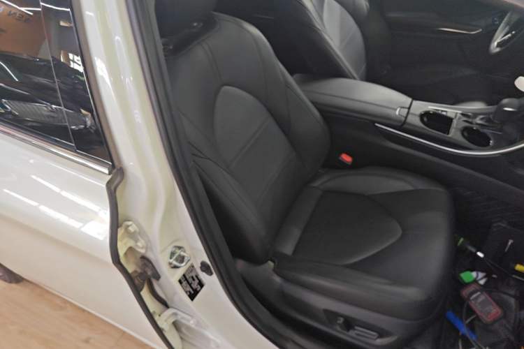 Used Toyota Avalon 2019 2.0L XLE Premium Edition China VI Right Front Seat