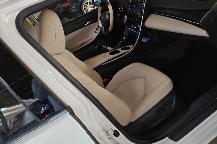 Used Toyota Avalon 2019 2.0L Luxury Edition China VI Standard Right Front Seat