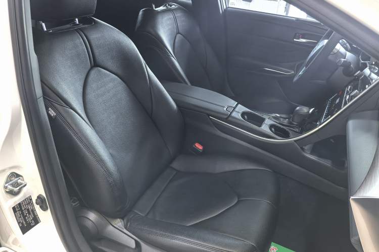 Used Toyota Avalon 2019 2.0L Ambition Edition China VI Right Front Seat