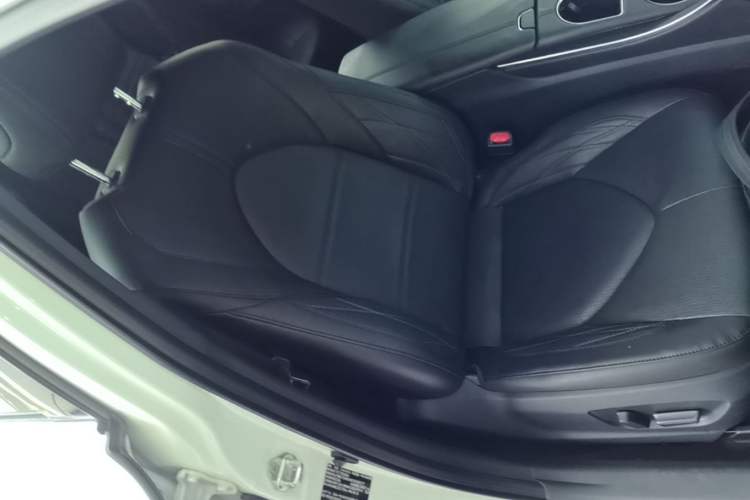 Used Toyota Avalon 2019 2.5L Touring Premium Version China VI Standard Right Front Seat