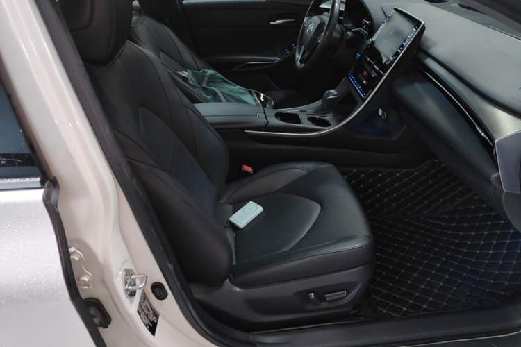 Used Toyota Avalon 2019 Dual-Engine 2.5L Luxury Edition China VI Standard Right Front Seat
