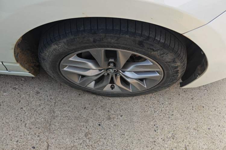 Used Toyota Avalon 2019 2.0L Luxury Edition China VI Standard Right Front Wheel Hub