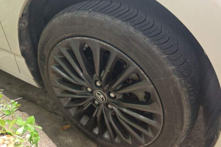 Used Toyota Avalon 2019 2.0L XLE Premium Edition China VI Right Front Wheel Hub