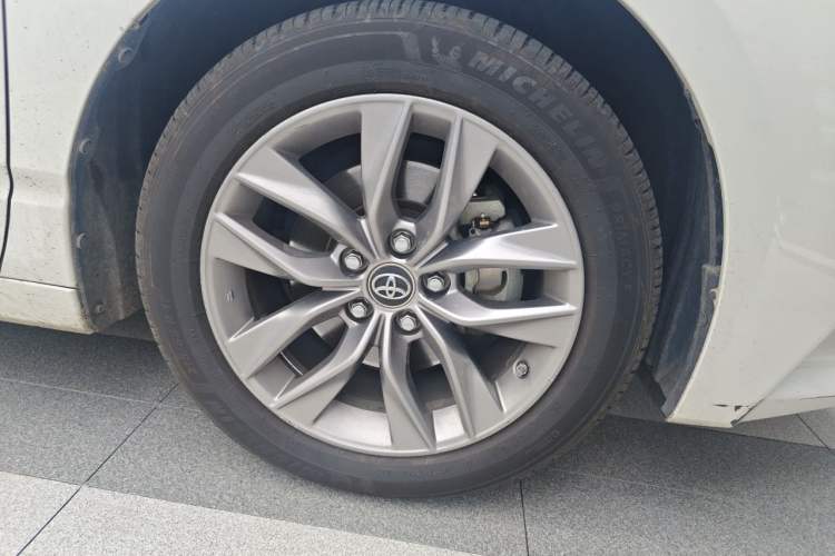 Used Toyota Avalon 2019 2.5L Ambition Version China V Standard Right Front Wheel Hub